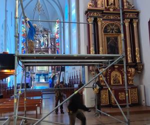 Ołtarz boczny bazyliki św. Małgorzaty trafił do renowacji 