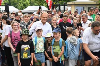 Dzień Dziecka w Kancelarii Premiera. Tłumy w Bajkowym ogrodzie. Zdjęcia 