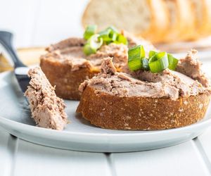 Już jedna porcja to spory zastrzyk zdrowia. Ta pasta kanapkowa jest pyszna i prosta 