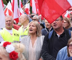 Zwolennicy Karola Nawrockiego pod Sejmem 6.08.2025