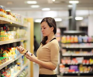 Lista E. Co oznaczają skróty E dodawane do żywności?