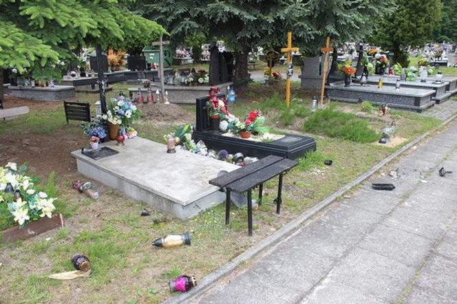 Zniszczony cmentarz w Tarnowie