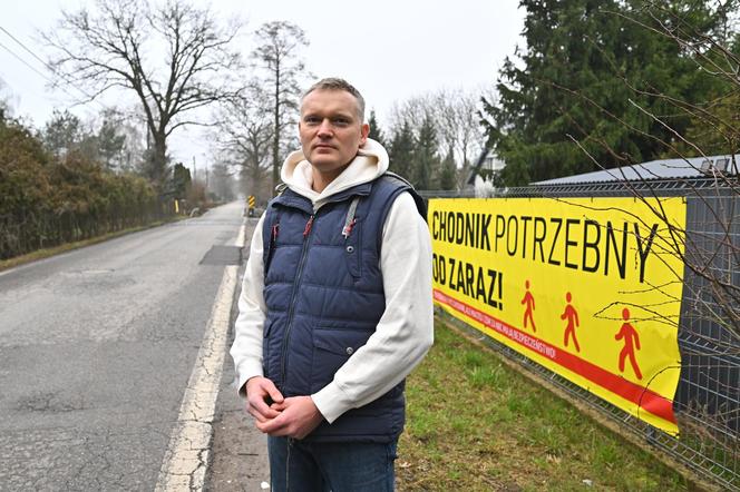 "Chcemy chodnika i autobusu". Mieszkańcy ul. Szamocin na Białołęce apelują do urzędników