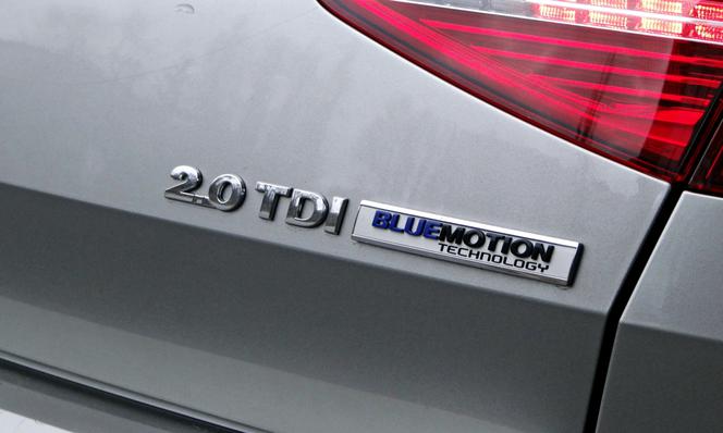 Volkswagen Passat Limousine B8 Highline 2.0 TDI DSG BlueMotion