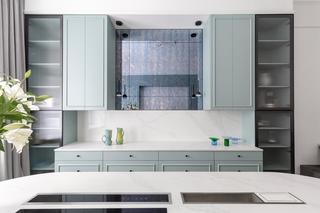 Eklektyczne mieszkanie w warszawskiej kamienicy