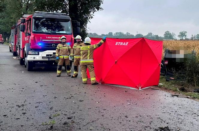 Śmiertelny wypadek pod Kutnem. Kierujący BMW dachował na prostym odcinku drogi [ZDJĘCIA]