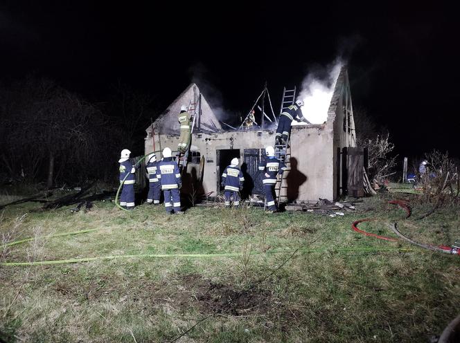 Nocny pożar niedaleko Piły. Budynek gospodarczy poszedł z dymem 