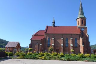 To dawna wieś wołoska w Małopolsce. Kiedyś zamieszkiwali ją pasterze, dziś słynie z drewnianych zabawek