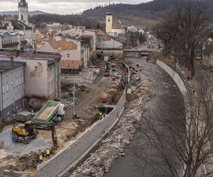 Tak wygląda Lądek Zdrój kilkadziesiąt dni po powodzi. Poruszająca relacja Anny Lubczyńskiej