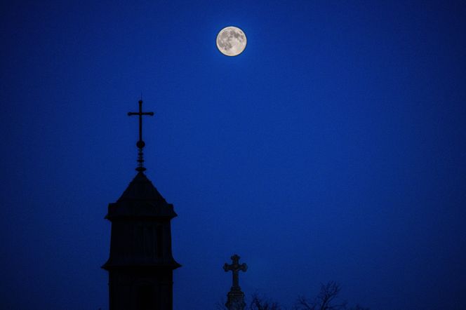 Niesamowita superpełnia Księżyca widziana z Przemyśla