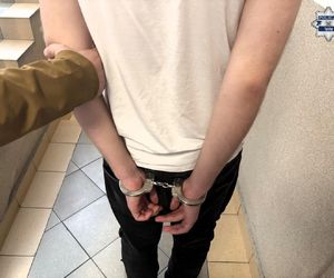 Taksówkarz myślał, że wiezie zakupy. W torbie znalazł fortunę. Dzień zakończył policyjną akcją