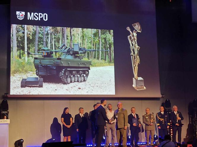 Rozdanie nagród Defender na MSPO