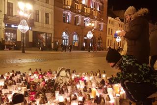 WOŚP Sztab Toruń i mieszkańcy przekazali kondolencje rodzinie Pawła Adamowicza [ZDJĘCIA]