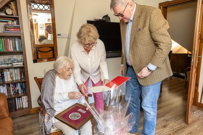 Życie to skarb! Pani Leokadia świętowała właśnie 104. urodziny! Jej słowa poruszają każdego