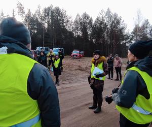 Kolejne trzy ciała w podlaskich lasach. Aktywiści i policja we wspólnej akcji