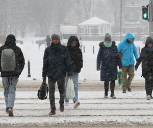 Wielka śnieżyca w Warszawie. Kiedy przestanie sypać? Zaskakująca prognoza