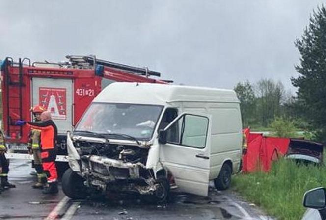 Śmiertelny wypadek na trasie Zapałów-Wólka Zapałowska! 21-latek nie żyje. Do wypadku doprowadził kierowca busa? [ZDJĘCIA]