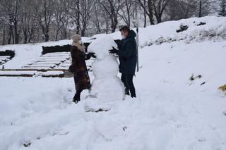 Ulepił bałwana i wycałował żonę