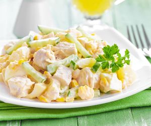 Do sałatki z kurczakiem zawsze dodaję ten prosty sos. To właśnie on sprawia, że jest tak dobra 