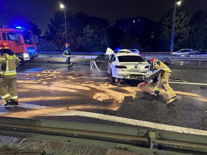 Matka ofiary wypadku na Trasie Łazienkowskiej chce zabrać córkę na leczenie do Szwecji. Czy 20-latka pamięta coś z tej tragedii? 