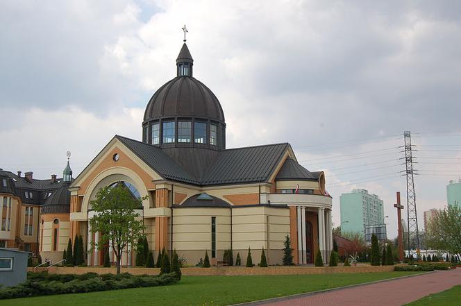 Wyglądają jak wyjęte z koszmaru! Zobacz najdziwniejsze budynki kościołów w Warszawie [TOP 10]