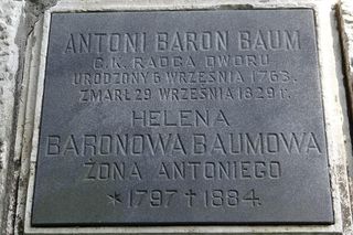 Ta małopolska wieś zachwyca zabytkami. Przy kościele znajduje się grób sławnego barona