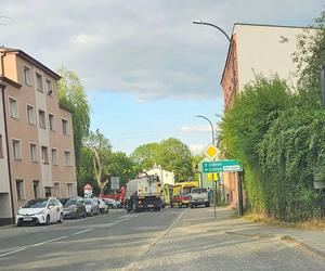 Groźny wypadek w Gliwicach. Doszło tam do zderzenia osobówki z motocyklem. Dwie osoby zostały ranne