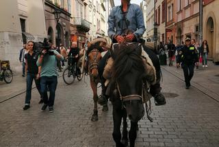 Mongolska strzała pokoju trafiła do Krakowa.