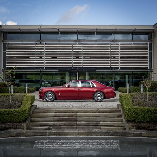 Rolls Royce Red Phantom 