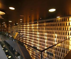 Współczesna architektura i winnice: Weingut Schützenhof, Austria; wnętrze winnicy