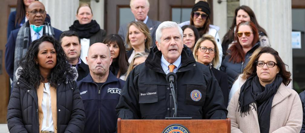 Zbiera broń dla Ukraińców