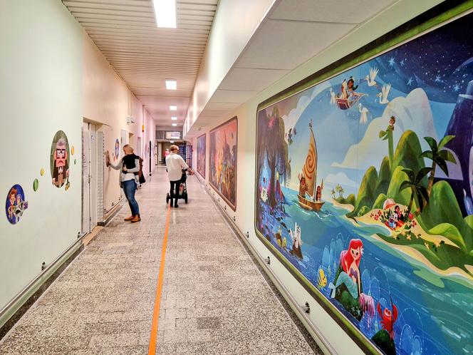 Murale w Centrum Zdrowia Dziecka