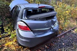 Jelenia Góra. 18-latka kierująca oplem spadła z wiaduktu