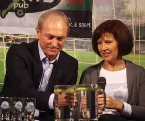Żona Franciszka Smudy usłyszała takie wieści przed pogrzebem męża. Żaden kibic nie powstrzyma łez