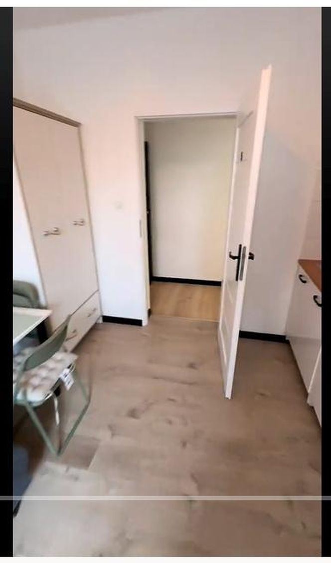 Zrobili pięć mikrokawalerek w jednym mieszkaniu. Urbanistyczny koszmar rodem z Hongkongu