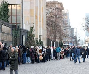 Warszawiacy szturmowali muzeum. Gigantyczne kolejki w ostatnim dniu wystawy obrazów Chełmońskiego