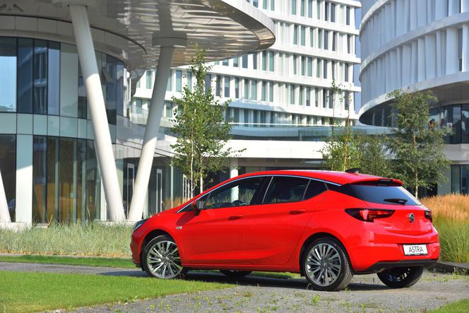 Opel Astra V