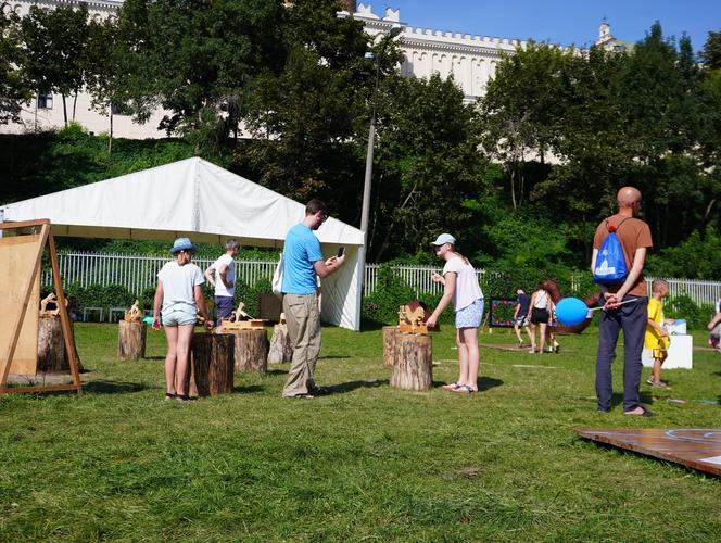 Ostatni dzień festiwalu Re:tradycja - Jarmark Jagielloński 2024. Odwiedziliśmy Błonia pod zamkiem i stoiska wystawców