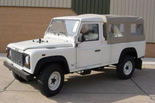 Land Rover Defender NATO