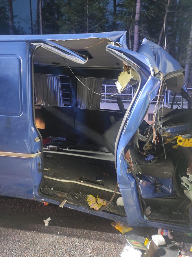 Tragiczny wypadek busa w woj. lubelskim. Jedna osoba nie żyje, jest wielu rannych