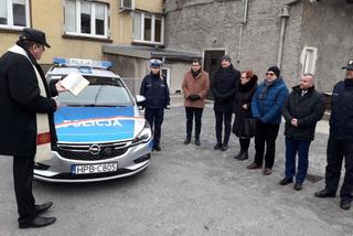 Pięc nowych radiowozów zasiliło flotę Komend Powiatowych Policji w Oławie i w Jaworze. 