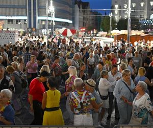 Gorące rytmy na zakończenie lata. Karnawałowy finał Roztańczonego Wyspiańskiego w Katowicach