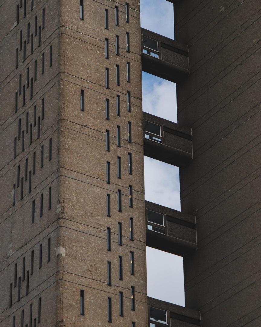 Budynki Ernő Goldfingera - zdjęcia. To on posłużył za pierwowzór złoczyńcy w Jamesie Bondzie