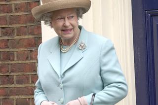 Od pół wieku nosi tę samą torebkę