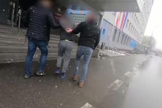 Gang Gruzinów napadł na pracowników kantoru w Krakowie! Pobili i skopali konwojenta [WIDEO]
