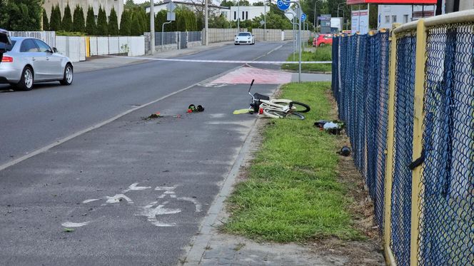 Samochód huknął w rowerzystkę! Kobieta nie przeżyła. Wszystko się nagrało