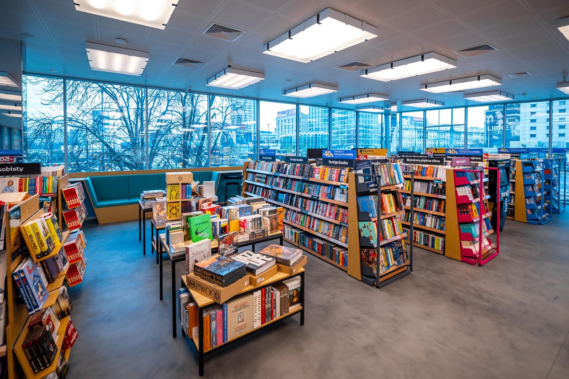 Wnętrza odnowionej "Cepelii" w Warszawie