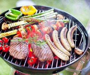 Pyszne i aromatyczne mięso z grilla. Sprawdź 21 pomysłów na udane grillowanie