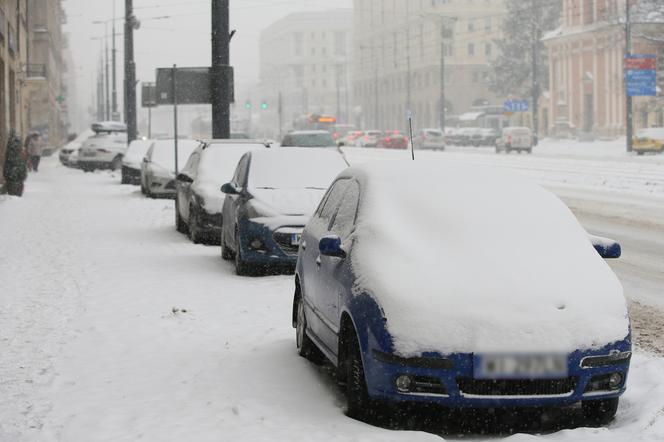 Wielka śnieżyca w Warszawie. Kiedy przestanie sypać? Zaskakująca prognoza