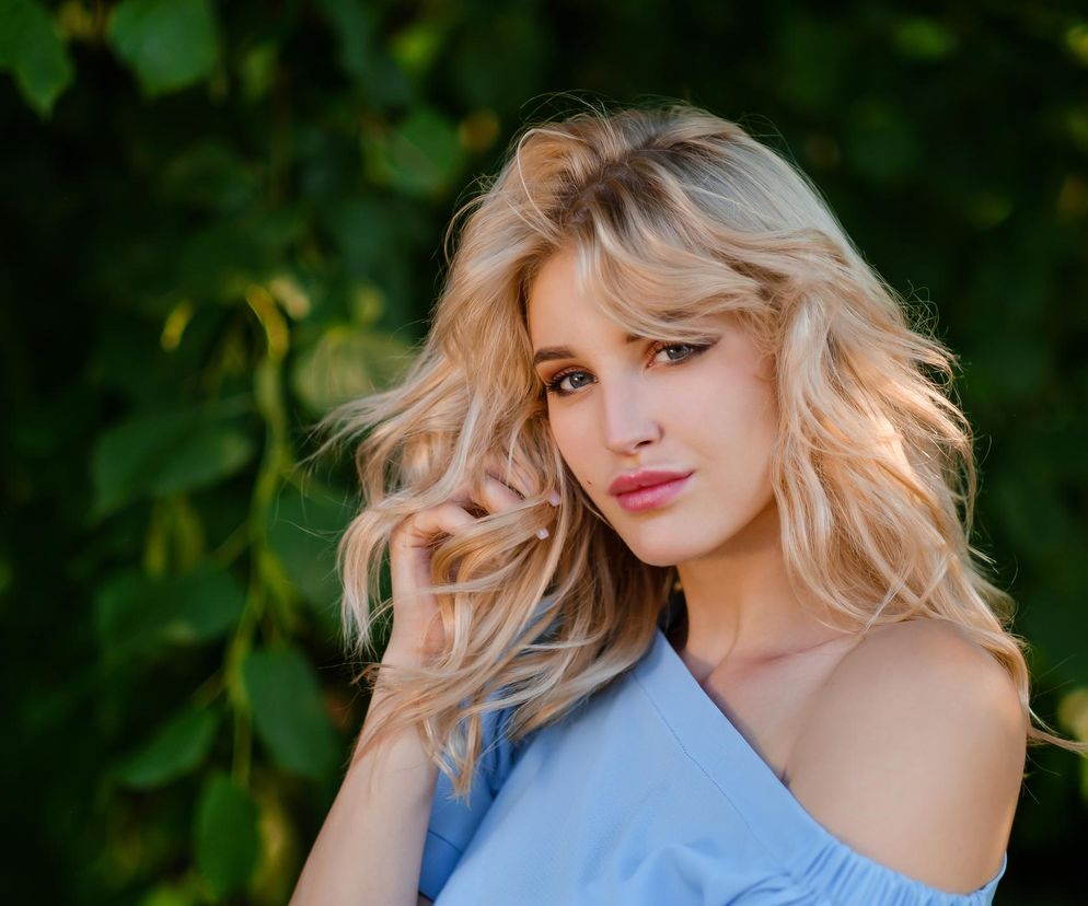 4 złote rady od trycholożki. Tak pożegnasz oklapnięte i przetłuszczone włosy